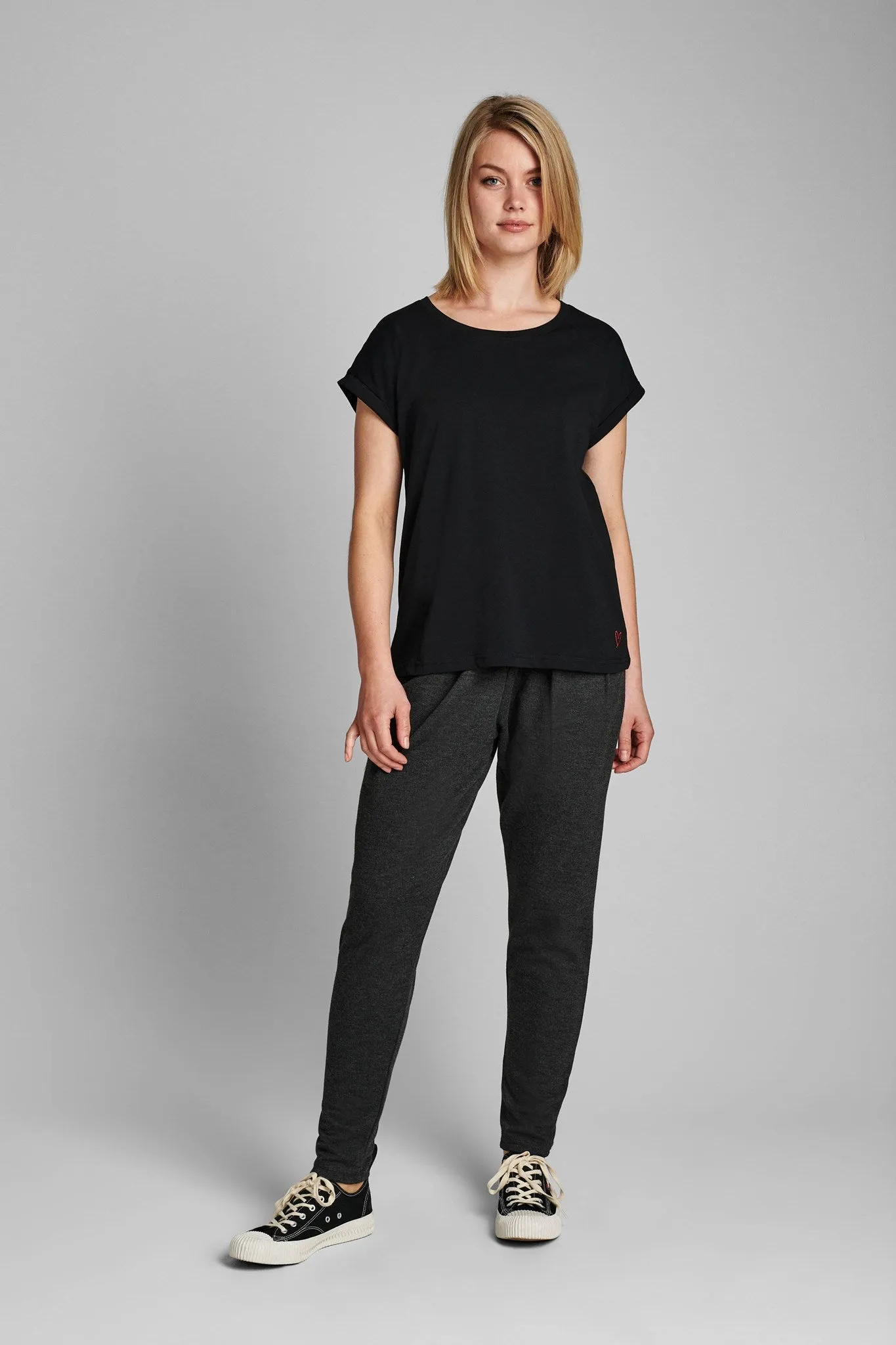 NUBEVERLY T-SHIRT - NOOS - Caviar