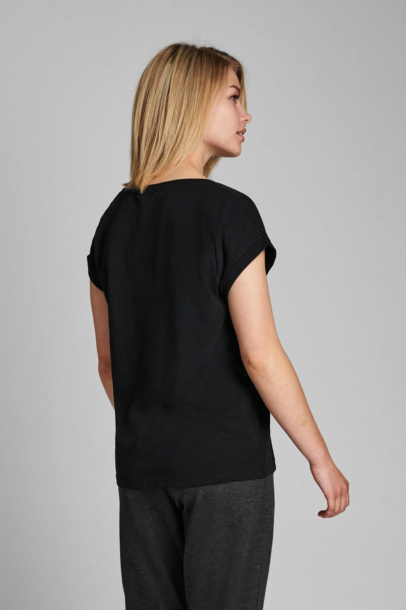 NUBEVERLY T-SHIRT - NOOS - Caviar