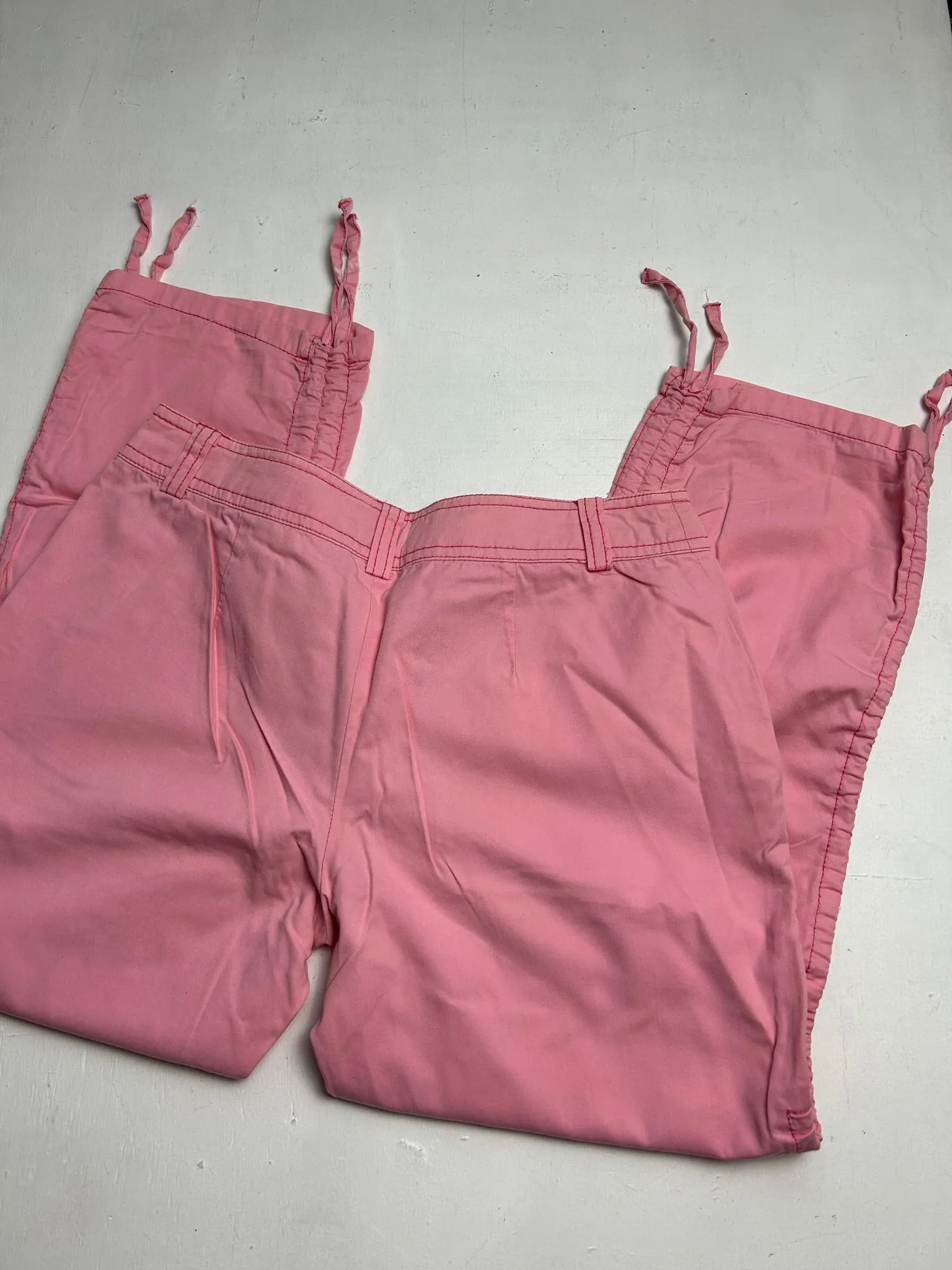 Pink ruched low rise capri pants (S)